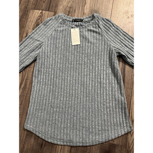 Automet Brand New with Tags Size Medium (small medium) Ribbed Light Sweater